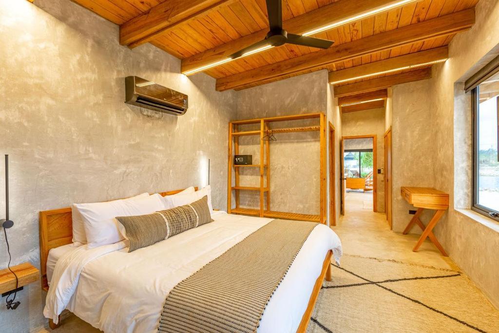 Seabird Luxury Dwellings Villa Placencia Ngoại thất bức ảnh