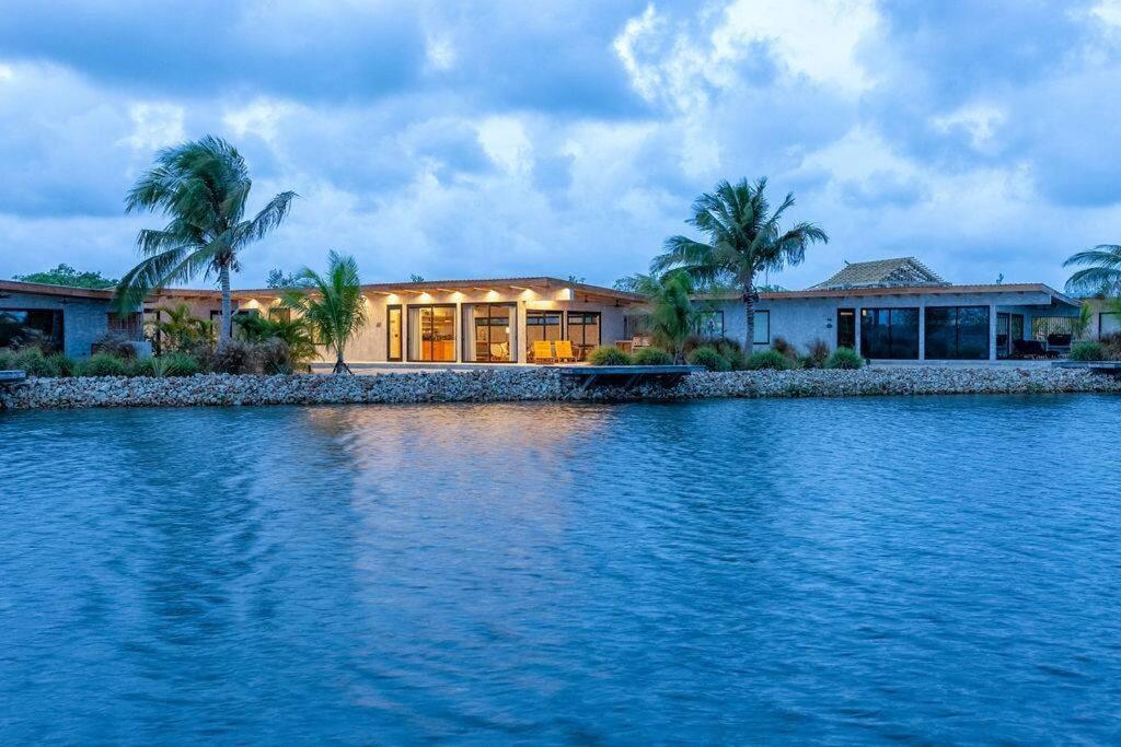 Seabird Luxury Dwellings Villa Placencia Ngoại thất bức ảnh